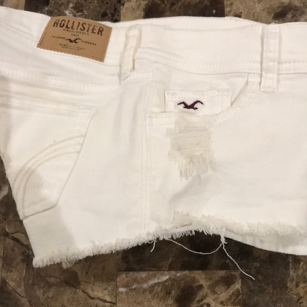 Short white with ripped under bags and back bags! - Picture 4 of 5